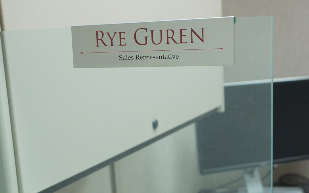 glass-cubicle-nameplates-napnameplates